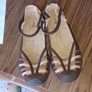 J-41 shoes. Size 11. Brown & Pink, EUC Suede and cotton. Flats.